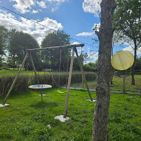 Nos Jours Heureux - L'escapade, *