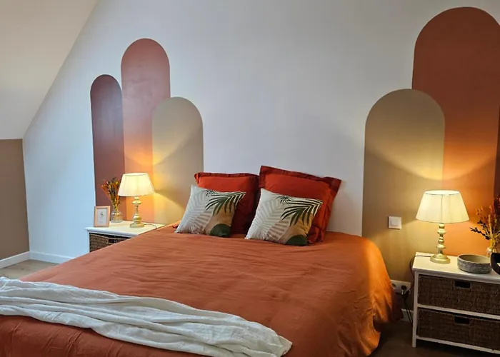 Nos Jours Heureux - L'escapade, Etienville